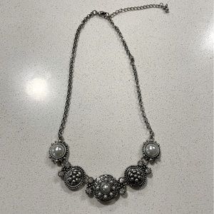 Silver jewel necklace
